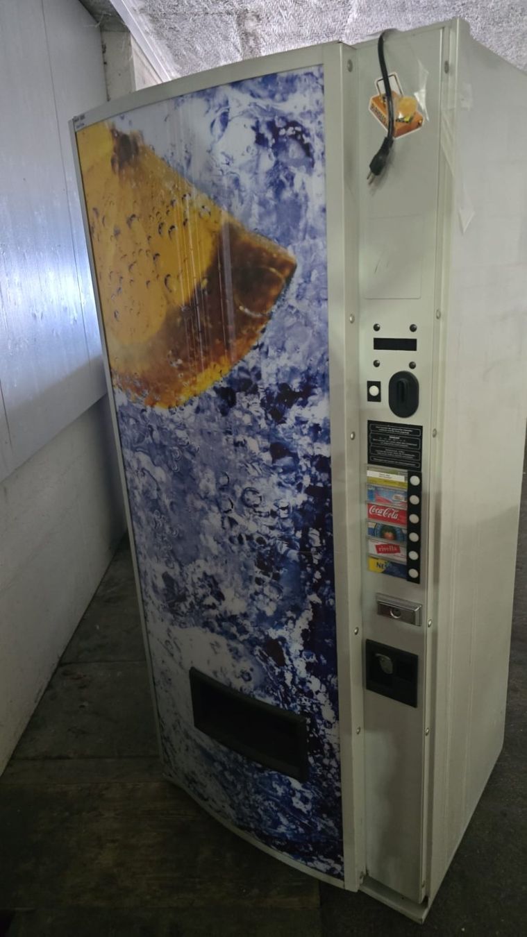 Selecta Altro per Gastronomia & Hotel: Getränkeautomat Selecta – Usato da Langenthal venduto da SC_Langenthal