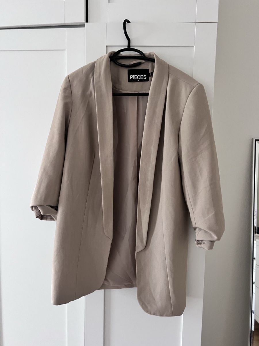 Pieces Jacken: PIECES Damen Blazer beige  – Gebraucht aus Zürich von Mira1310
