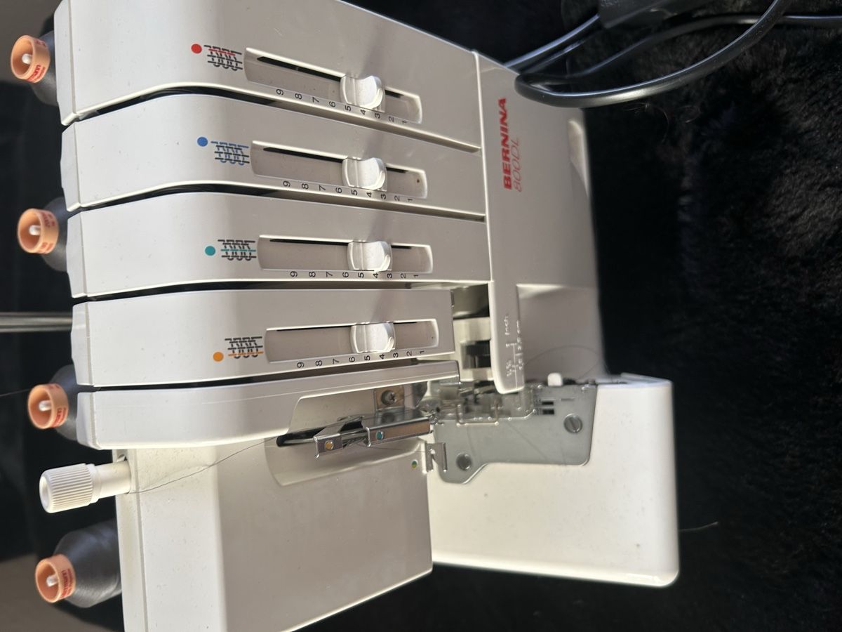 Bernina Nähmaschinen: Overlockmaschine Bernina 800DL – Neu (gemäss Beschreibung) aus Bern von miafilippa01 1