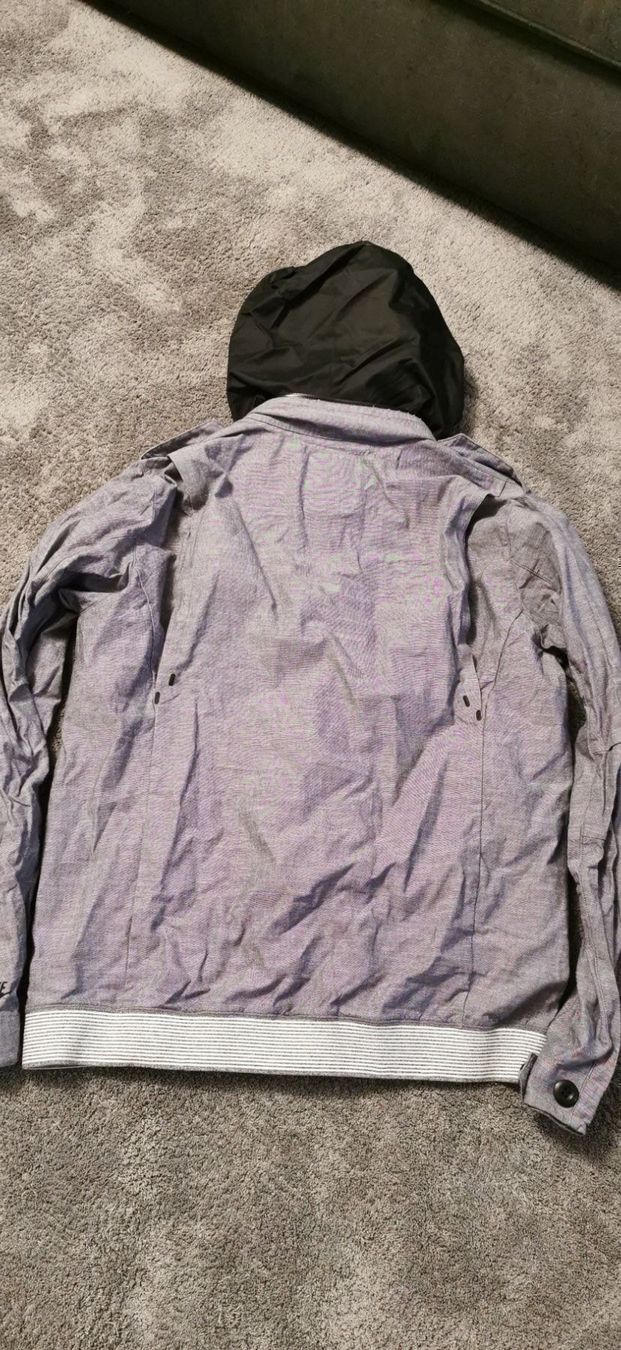 Nike Vestes: Nike Übergangsjacke Grösse M – D'occasion à Gunzgen par 0Aurin0 2