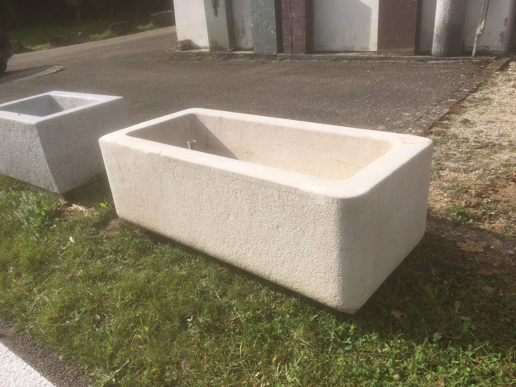 Stagni & Fontane ornamentali: Steinbrunnen / Jurakalkstein – Usato da Stüsslingen venduto da Ubill