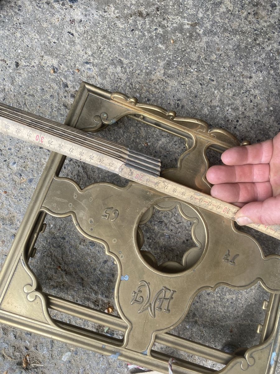Tutte le decorazioni: Antiker Notenständer  Messing  (100.-) – Usato da Menzingen venduto da Edelmuni7 4