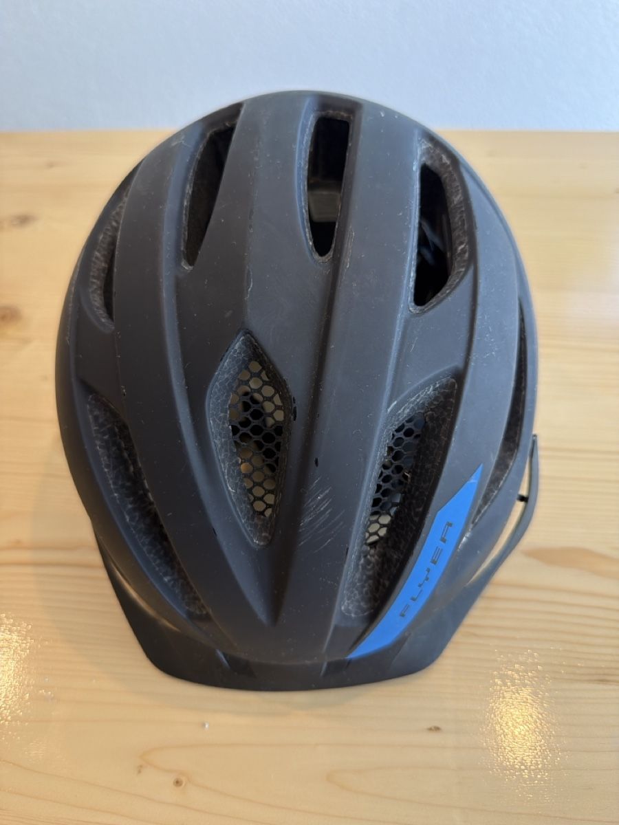 Abus Casques: Velohelm ABUS mit LED Grösse 56-62cm  – D'occasion à Tafers par nicole.ts