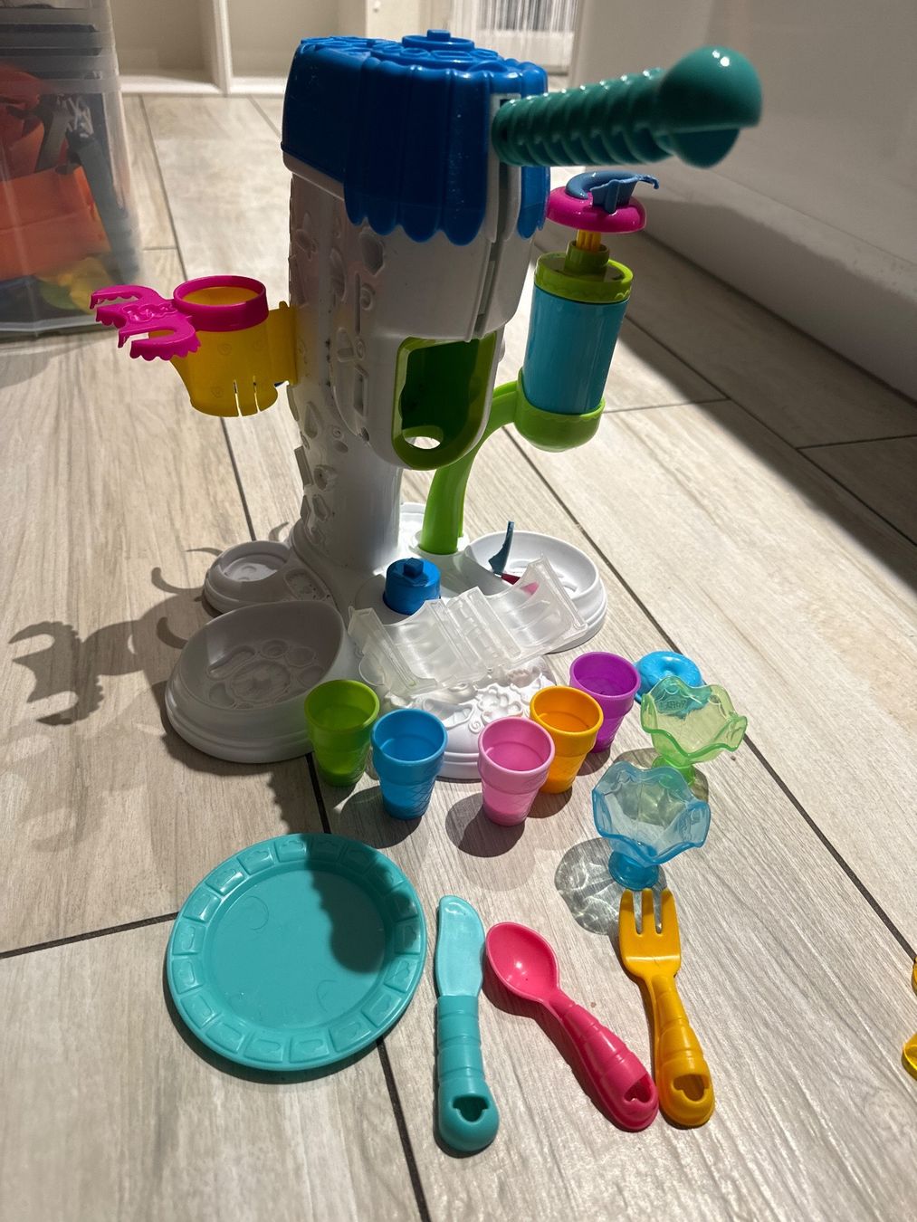 Play-Doh Giocattoli: Riesiges Play doh set einiges praktisch neu – Nuovo (secondo la descrizione) da Dittingen venduto da Estrella46 8