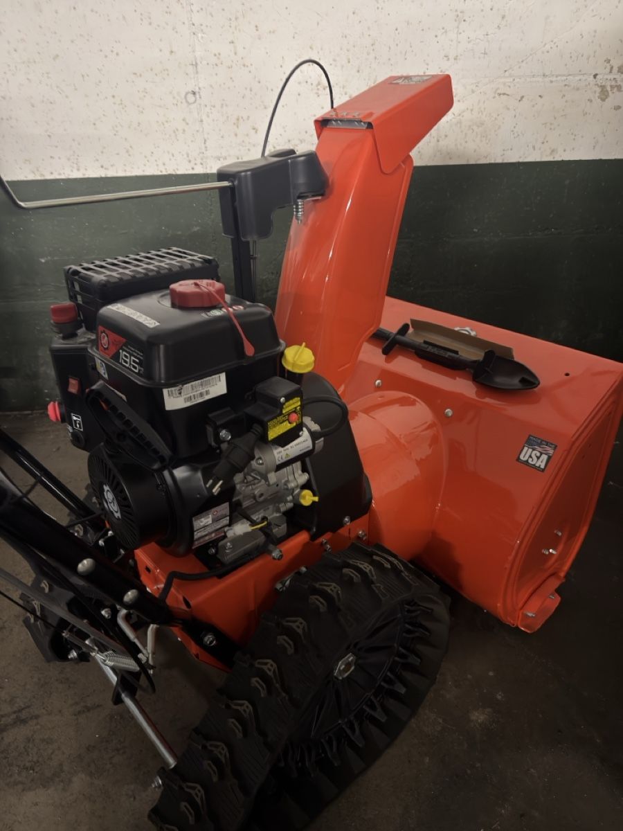 Sgombero neve: Ariens Deluxe 28 RapidTrak – Nuovo e nell'imballaggio originale da St. Moritz venduto da PJteix