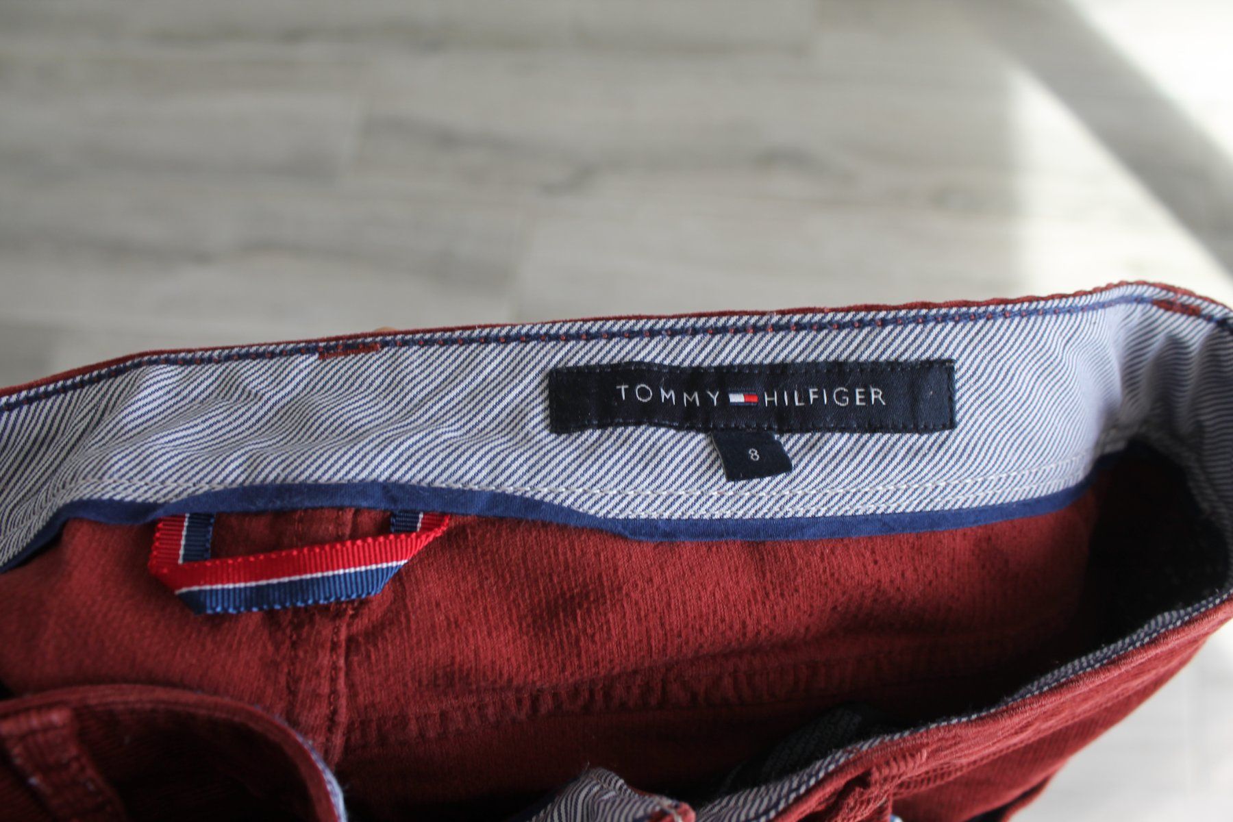 Tommy Hilfiger Pantaloni: Pantalon Tommy Hilfiger taille M – Nuovo (secondo la descrizione) da Chez-le-Bart venduto da jasse 3