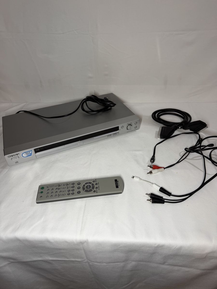 Sony Systèmes audio & multimédias: CD player Multi disc und Zubehör  – D'occasion à Oberwil BL par Hariva
