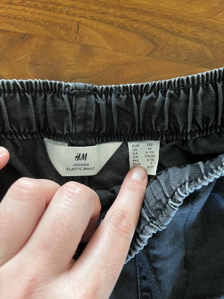 H&M Pantaloni: Jogger / Hose Gr. 122 – Usato da Chur venduto da cardem86 1