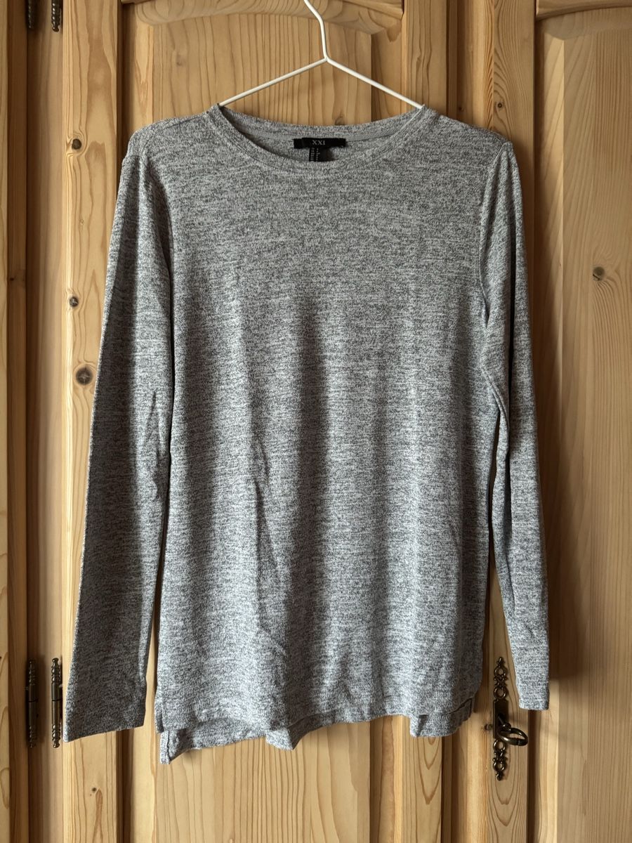 Pullover & Sweatshirts: Longsleeve Grau Melange – Gebraucht aus Hergiswil NW von kaufe_bei_kaufmann