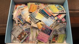 1kg (800+) Pokémon Karten Bulk