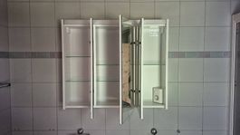 Spiegelschrank Bad