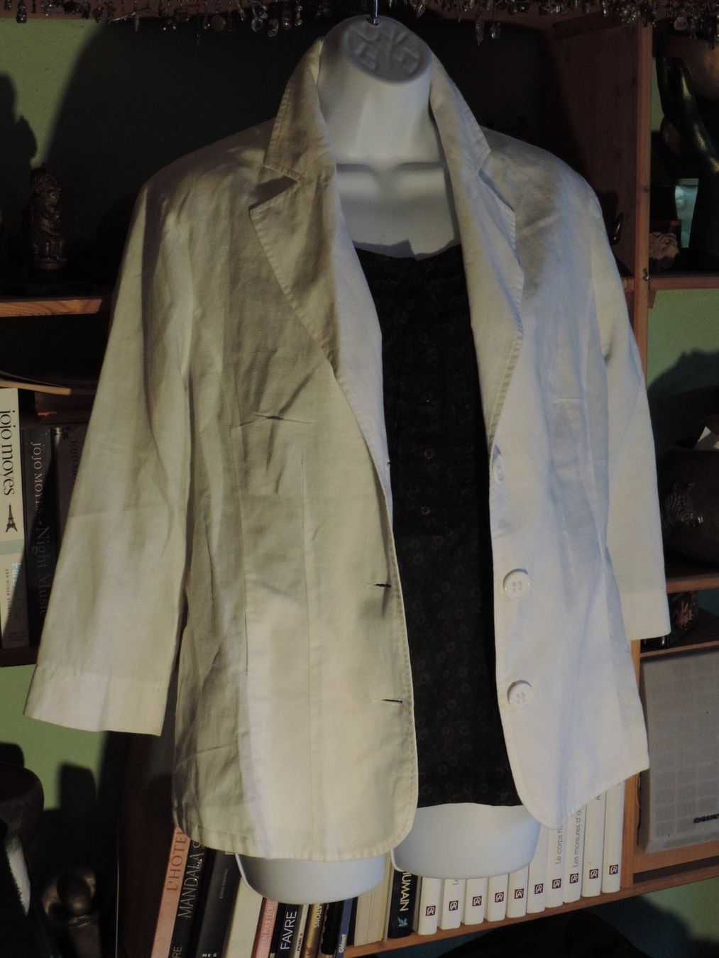 Lotti di vestiti: ensemble haut avec veste blanche – Usato da Genève venduto da Axelle333 5