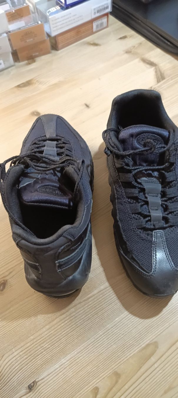 Nike Scarpe da uomo: NIKE AIR MAX GRÖSSE 43 SCHWARZ – Difettoso da Embrach venduto da nau_bj7j 2