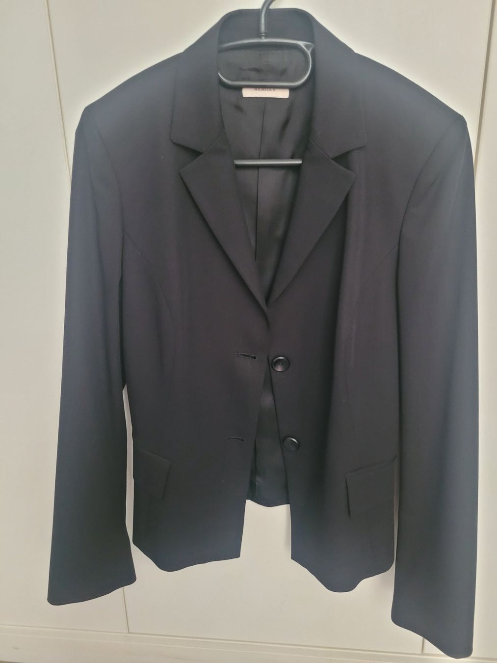 Vestes: Blazer noir coupe classique – D'occasion à St-Sulpice VD par Piggy03