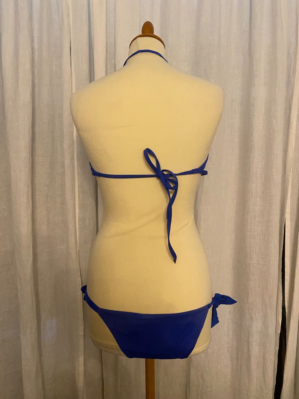 Calzedonia Costumi da bagno & Bikini: Neuer, blauer Bikini mit Details - Grösse 40 – Nuovo (secondo la descrizione) da Killwangen venduto da BeautysAndEmmas 2