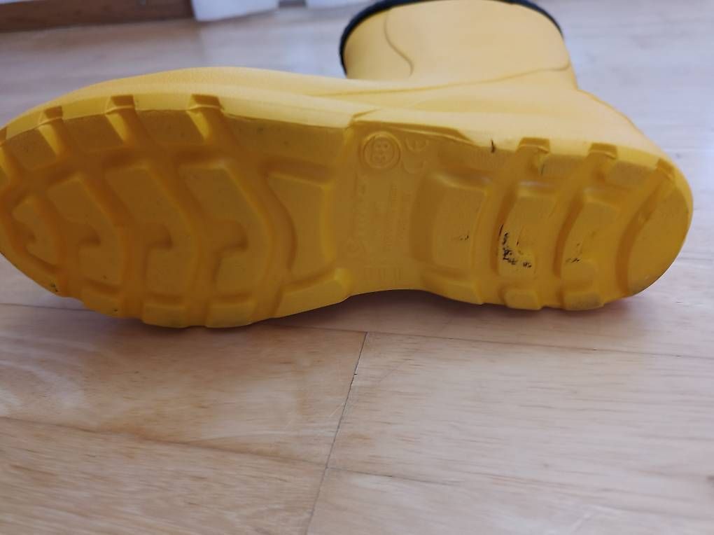 Chaussures hommes: Gummistiefel gelb 38 – D'occasion à Hohenrain par mir_q5qs