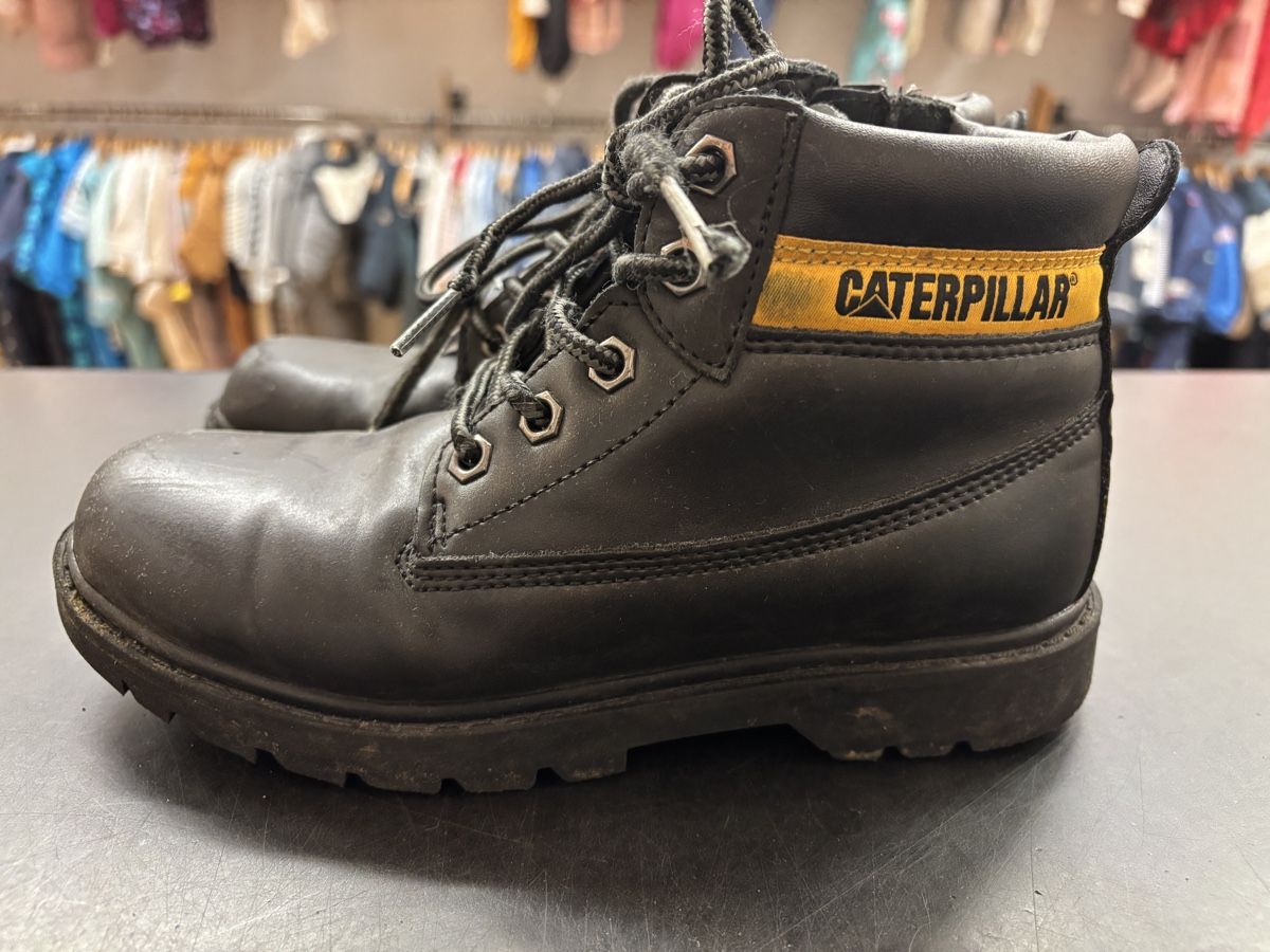 Caterpillar Herrenschuhe: Caterpillar Lederschuhe, Grösse 34 – Gebraucht aus Büren an der Aare von Nikito2001