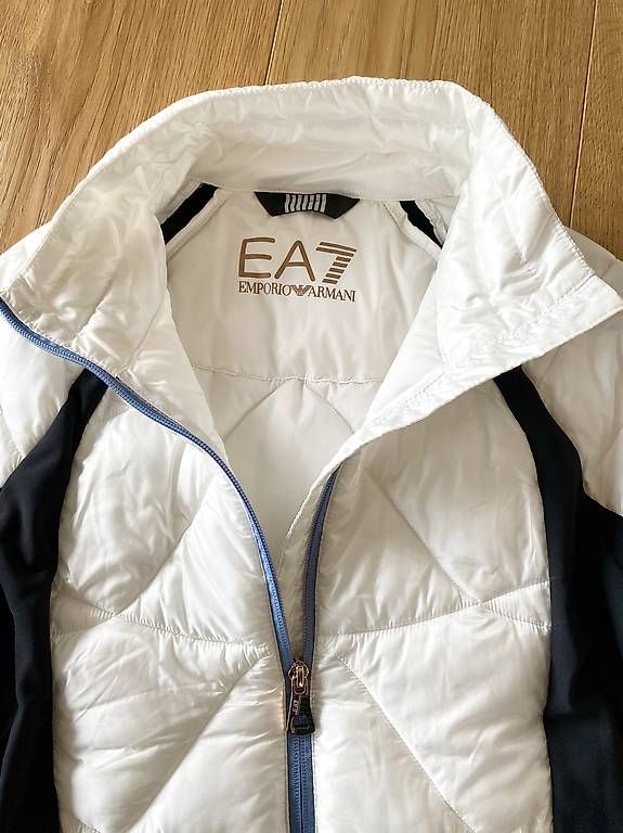 Armani Giacche: Sportjacke von EA7 Armani Gr. S – Usato da Hergiswil NW venduto da casko75 1