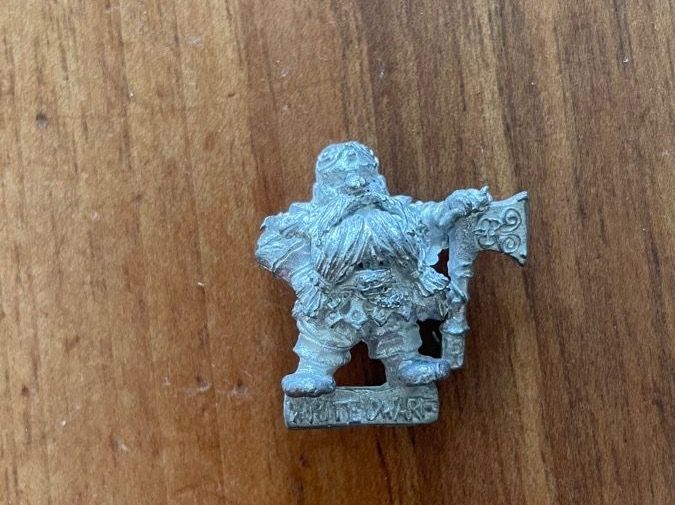 Statuette: Warhammer White Dwarf exclusive und limitierte Figur – Nuovo (secondo la descrizione) da Therwil venduto da rubininio 1