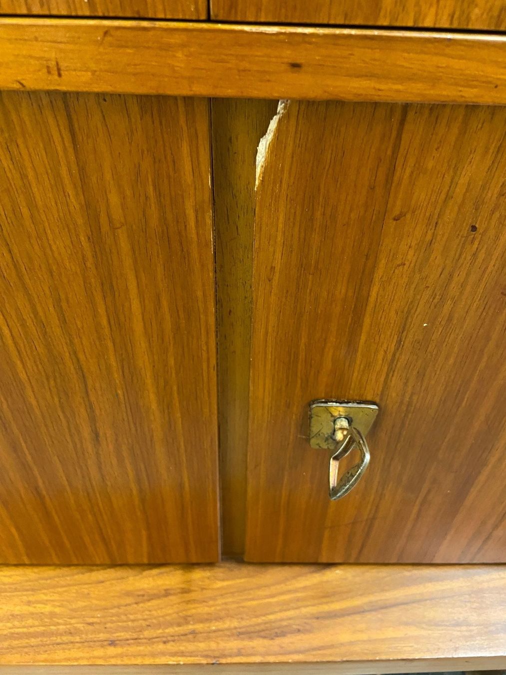 Vetrine: DESIGNKLASSIKER TEAK VITRINE – Usato da Dietikon venduto da brocki-eyra 9