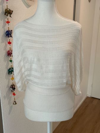 Damen Pullover ecru mit Fledermausärmeln