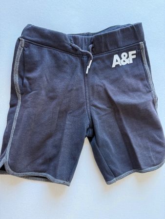 A&F Shorts Gr. 110/116 dunkelblau