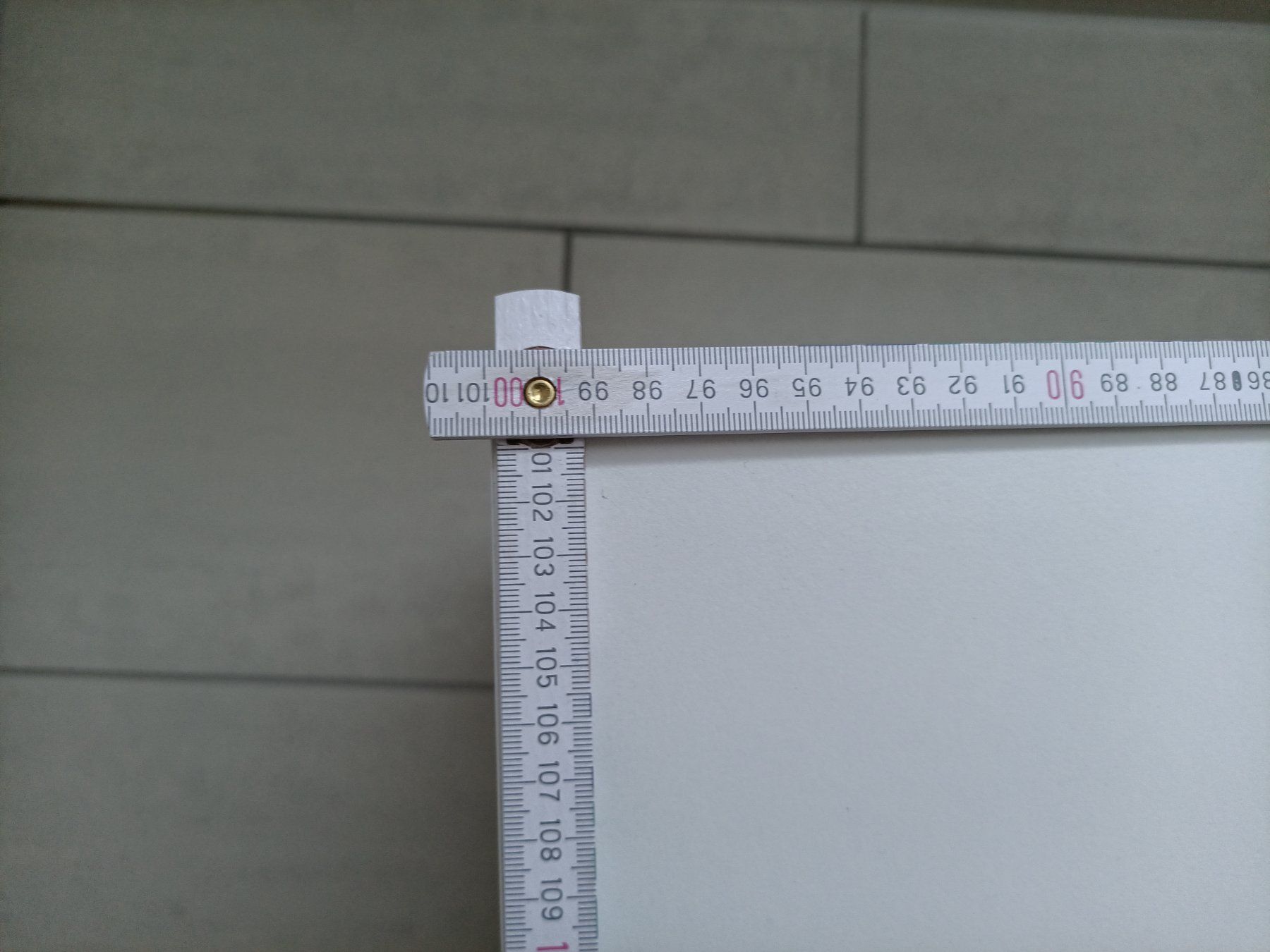 Tavoli: Weisses Couchtischli mit Ablage (Sofatisch) – Usato da Illnau venduto da steve291097 8