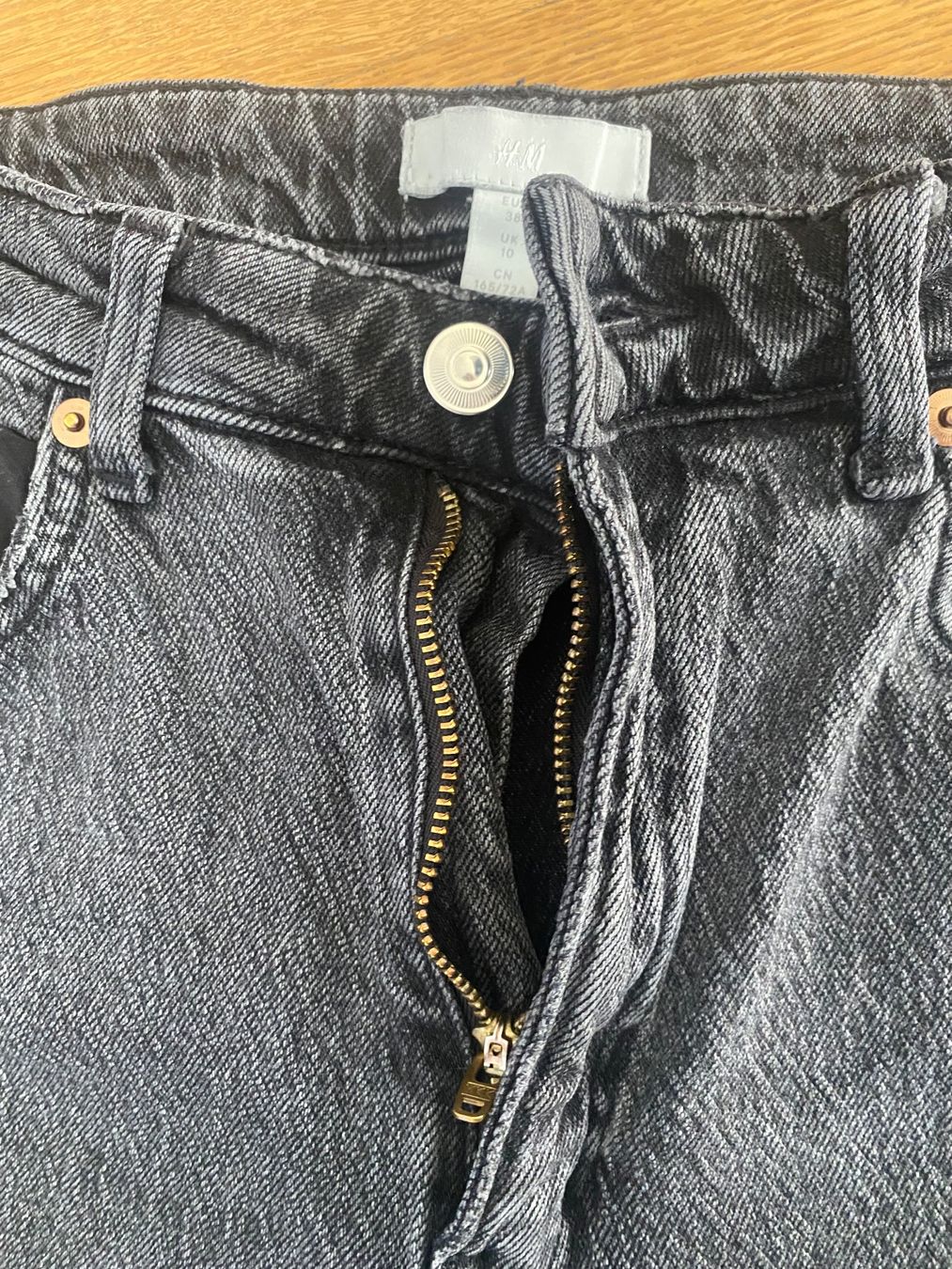 H&M Jeans: schwarze Denim Jeans Gr. 38 – Usato da Riedholz venduto da lenibeni03 4