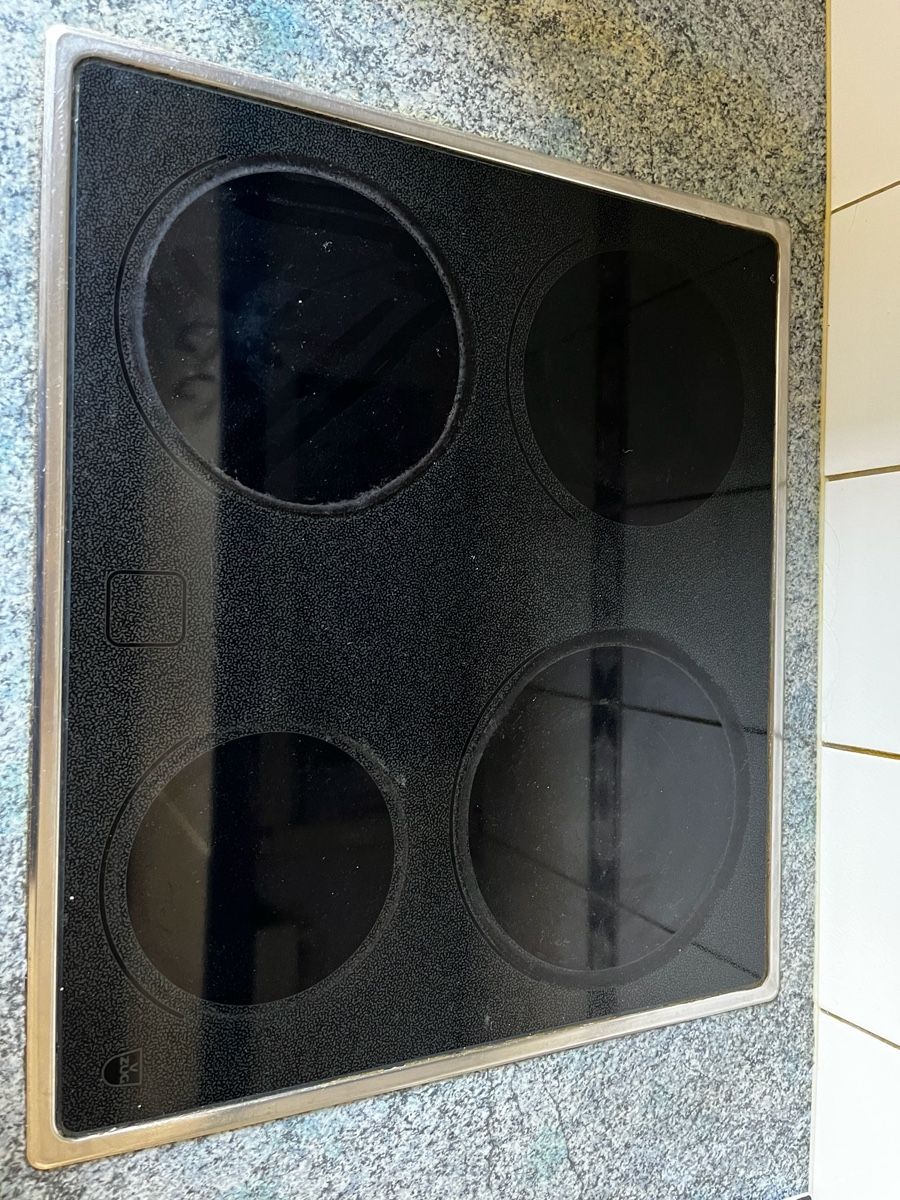 V-Zug Cucine: V ZUG CombiAir V600 Herd/Backofen – Usato da Basel venduto da AraMil 1