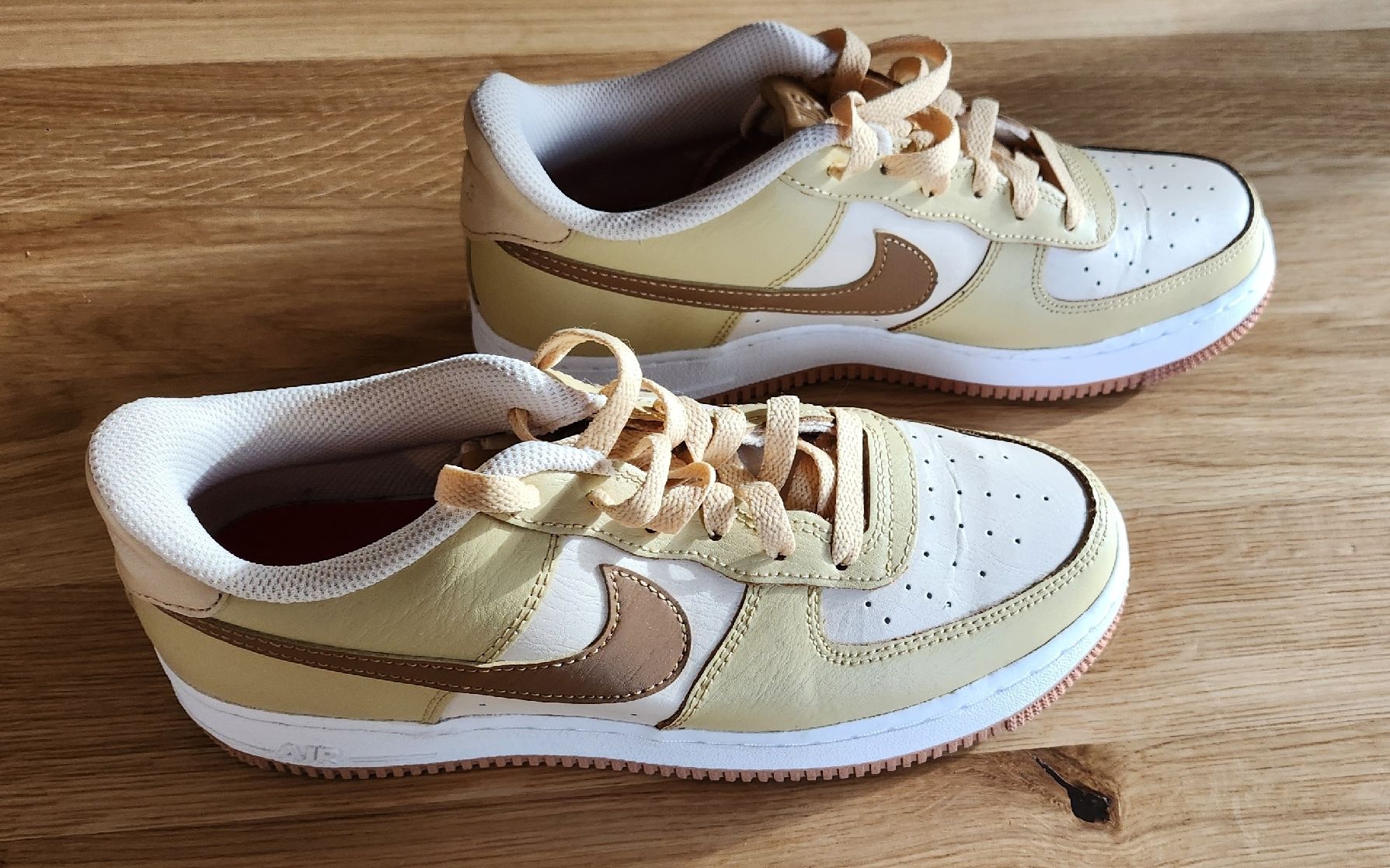 Nike Chaussures hommes: nike air force – D'occasion à Bassecourt par Aud_yp52 2