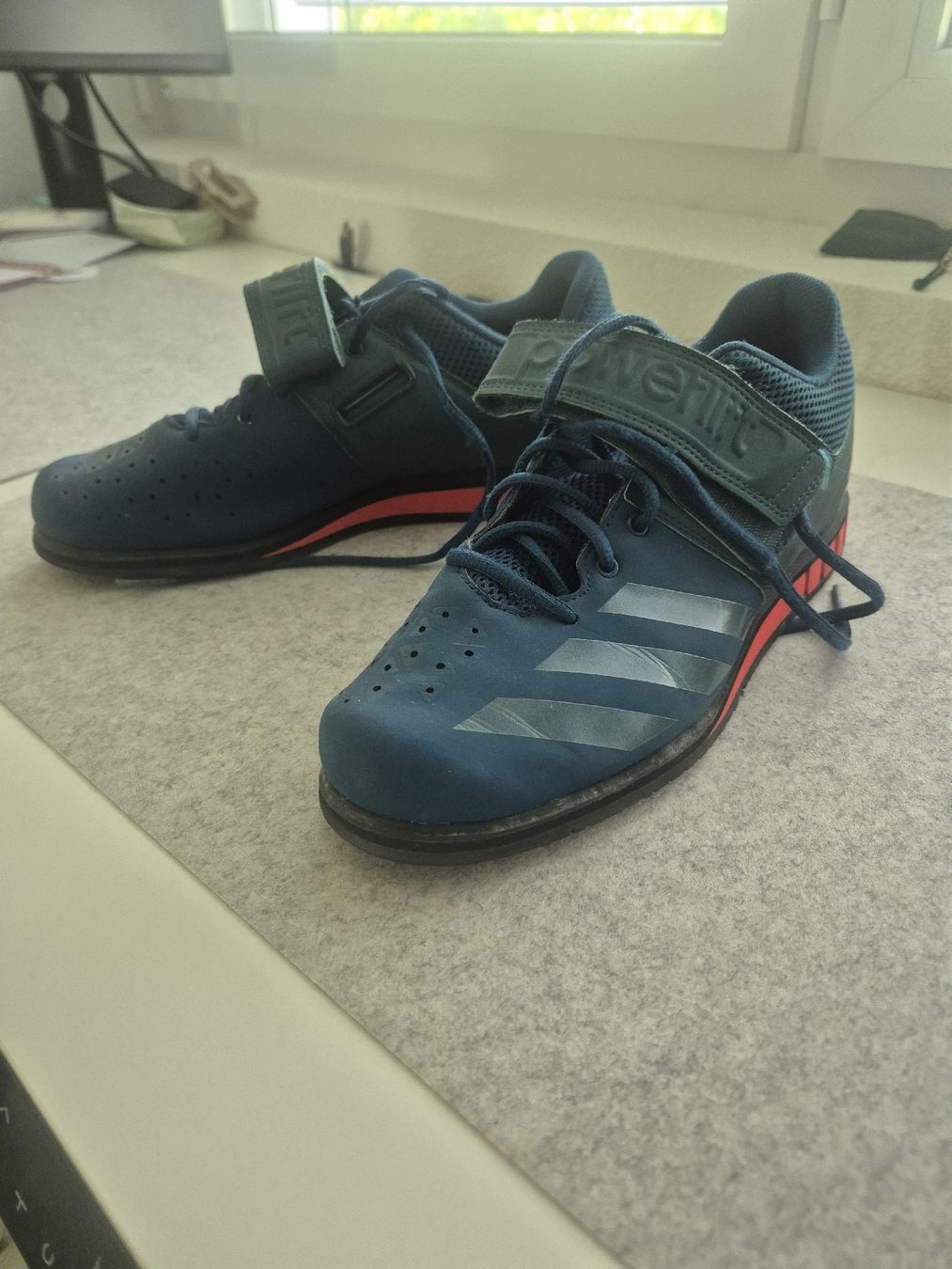 Adidas Scarpe da uomo: Adidas Powerlift Schuhe Grösse 44 – Usato da Moosseedorf venduto da bis_brb8 1