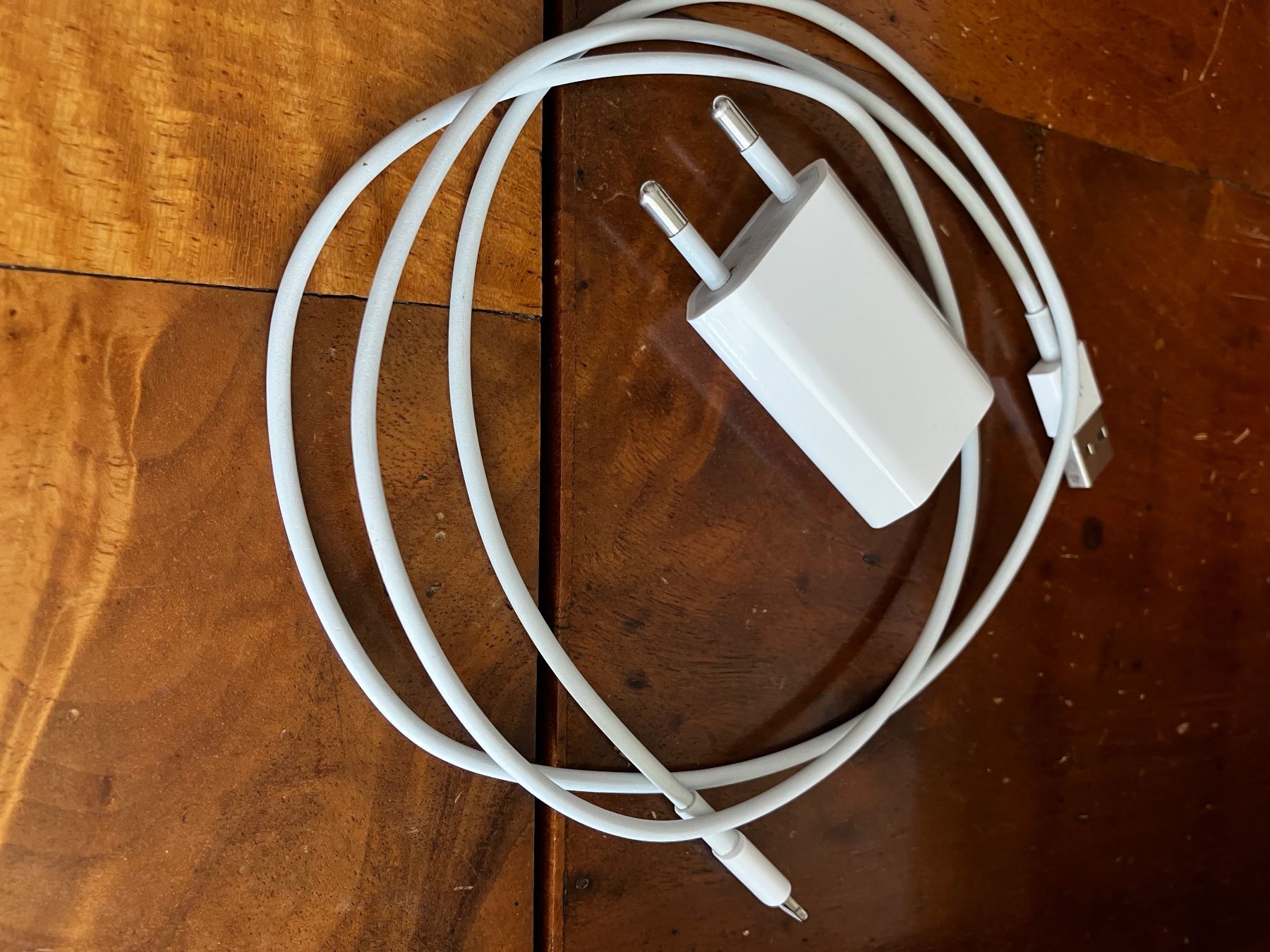 Apple Caricabatterie: Original Apple 5W Ladegerät & Ladekabel USB-A auf Lightning – Usato da Uitikon Waldegg venduto da bac_6xcs 1