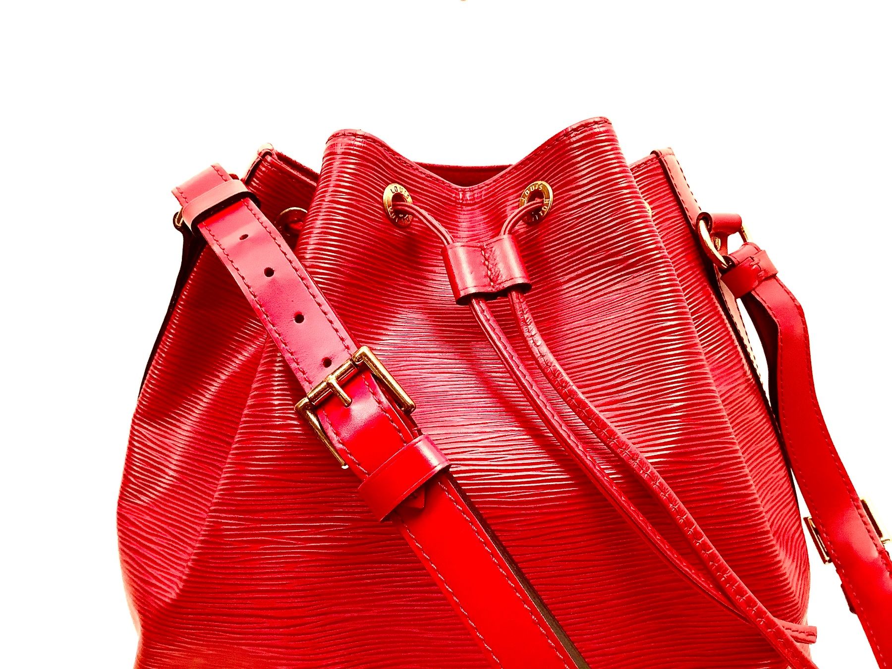 Louis Vuitton Taschen für Damen: Louis Vuitton Noe Petit Epi Rouge Top – Neu (gemäss Beschreibung) aus Küsnacht ZH von Vuit-on 1