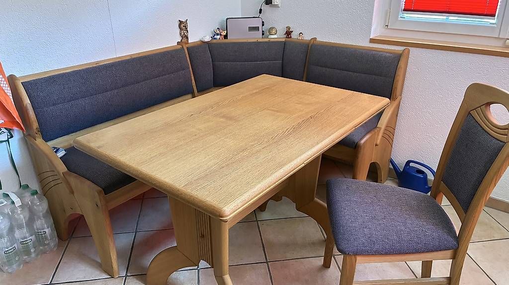 Bänke: Eckbank mit Tisch – Gebraucht aus Basel von erd_8bmb