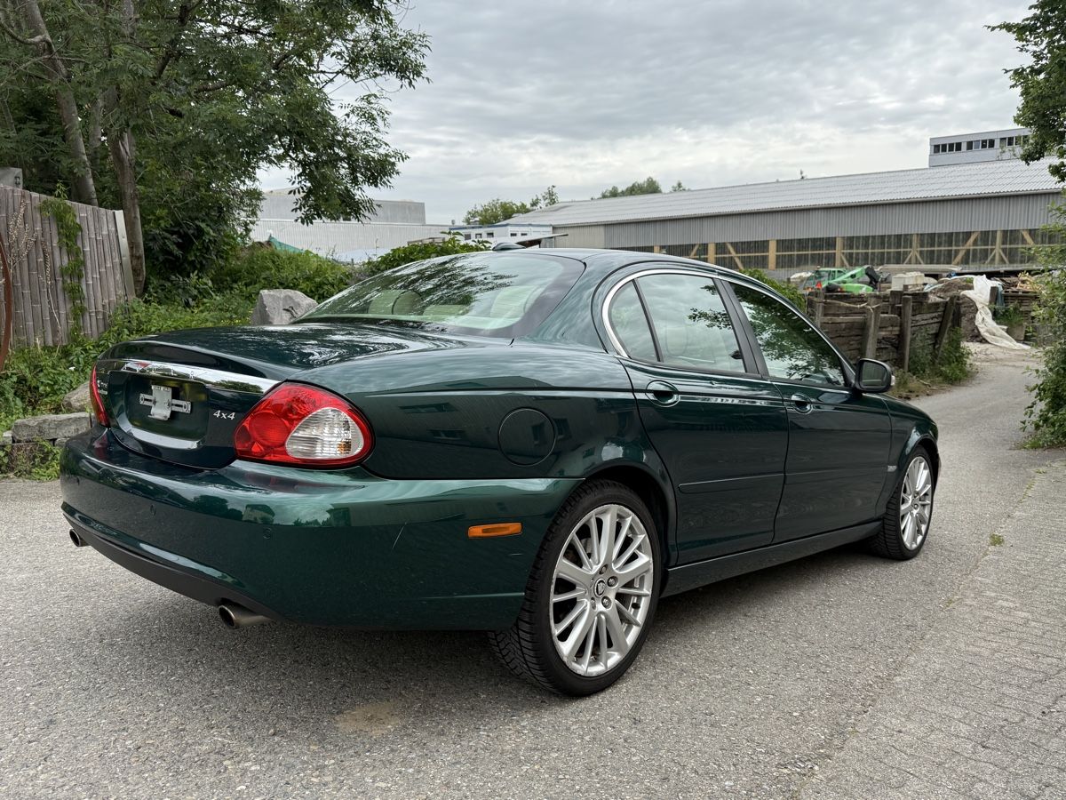 Jaguar Automobili: Jaguar X Type 3.0 2010 – Usato da St.Gallen venduto da nouah 4