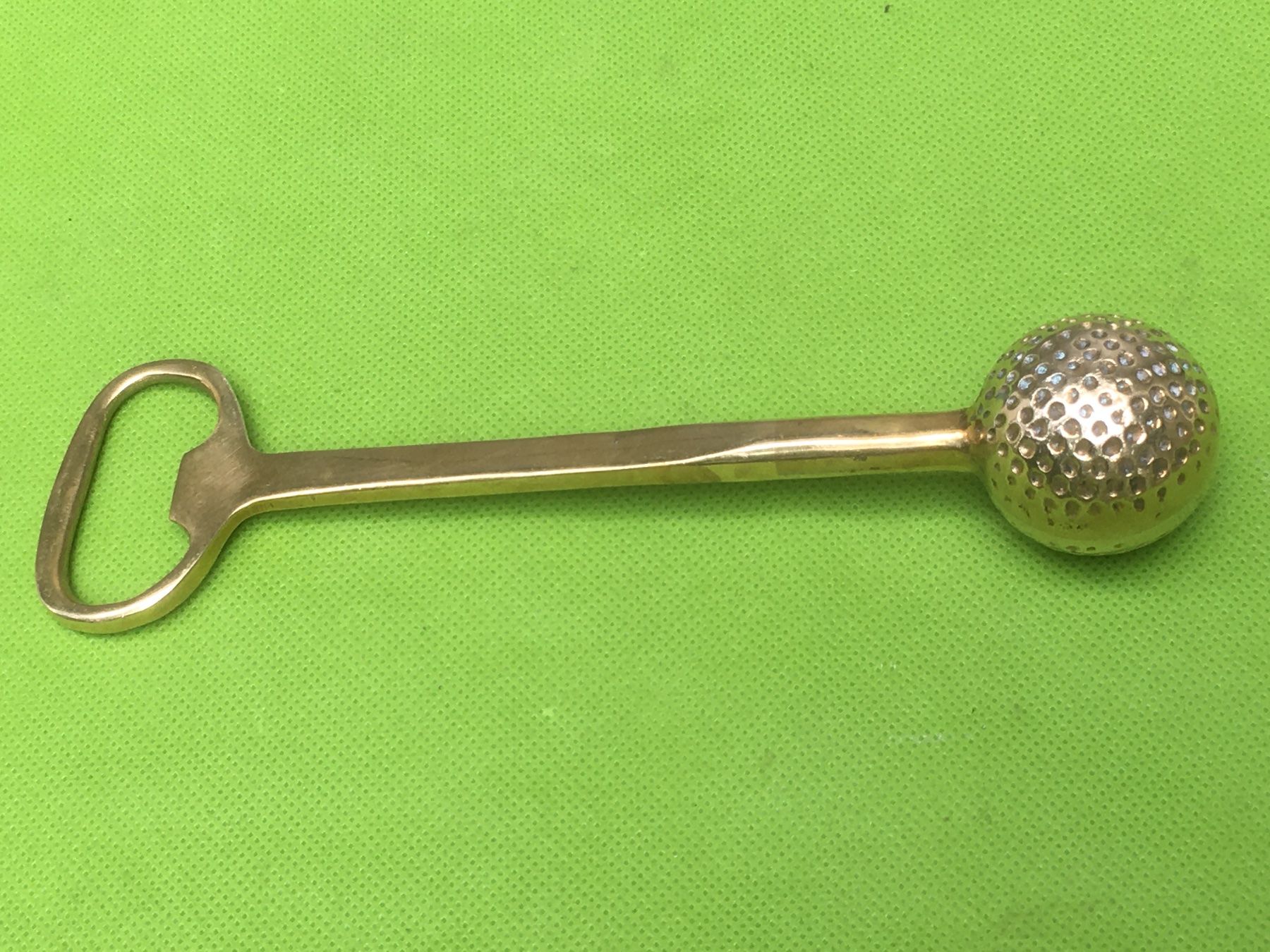 Clubs & Sets: Golfball Flaschenöffner aus Messing – D'occasion à Wil SG par rolandsflohland 1
