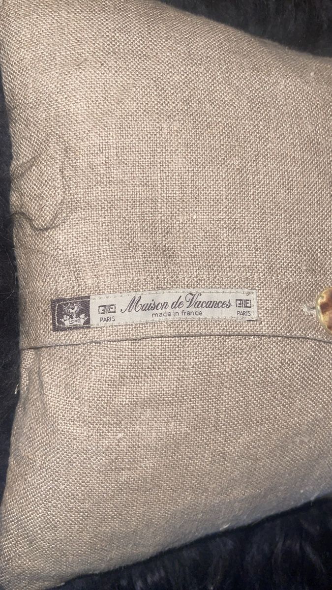 Kissen: Coussin lin et chèvre du Tibet noir – Neu (gemäss Beschreibung) aus lausanne von sultan18 3
