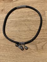 Halsband mit Anhängern