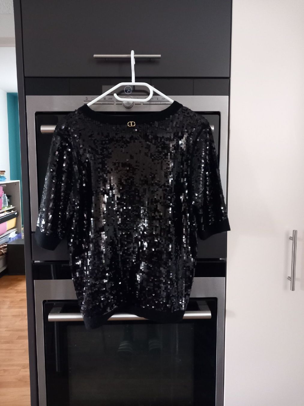 Twinset T-Shirts: Neuf pull avec sequins TWINSET Fr. 260.00 – Neu und originalverpackt aus Boudry von Fionette 2