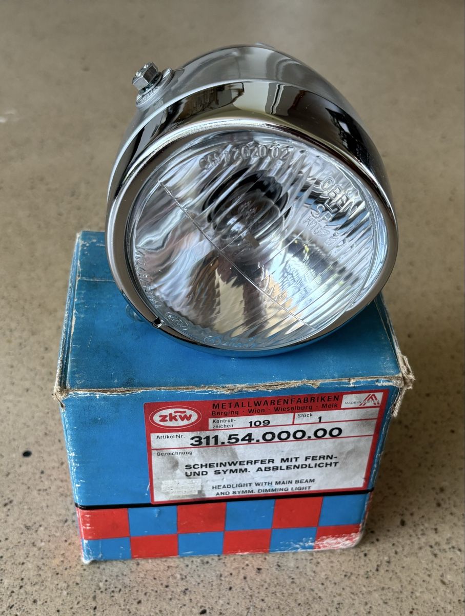 Puch Ciclomotori: NOS Scheinwerfer ZKW Puch Sachs – Nuovo e nell'imballaggio originale da Gerlafingen venduto da alpenbrevet 5