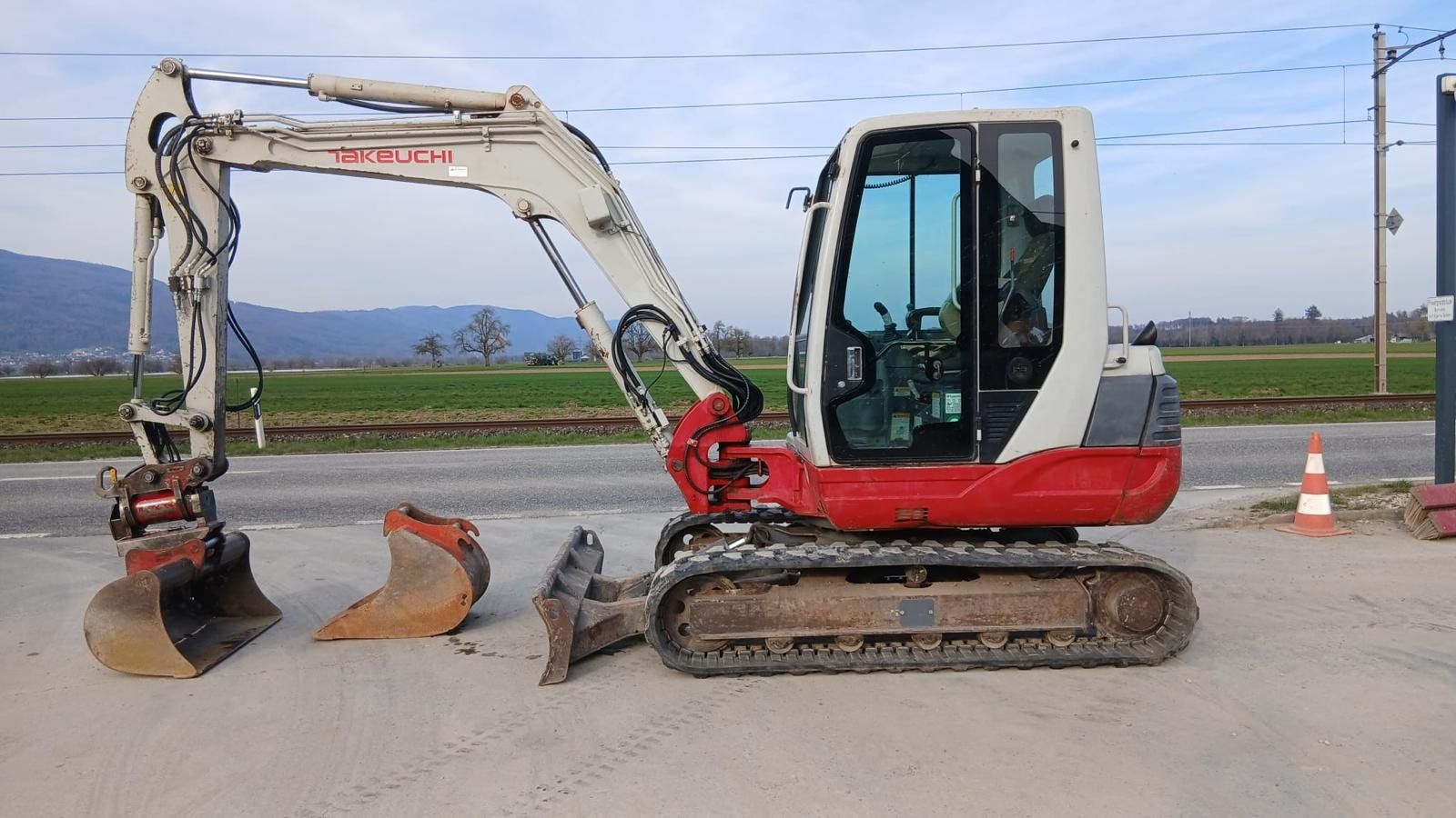 Takeuchi Escavatori: Raupenbagger Takeuchi 5 Tonnen Bagger – Usato da Niederbipp venduto da baggerch