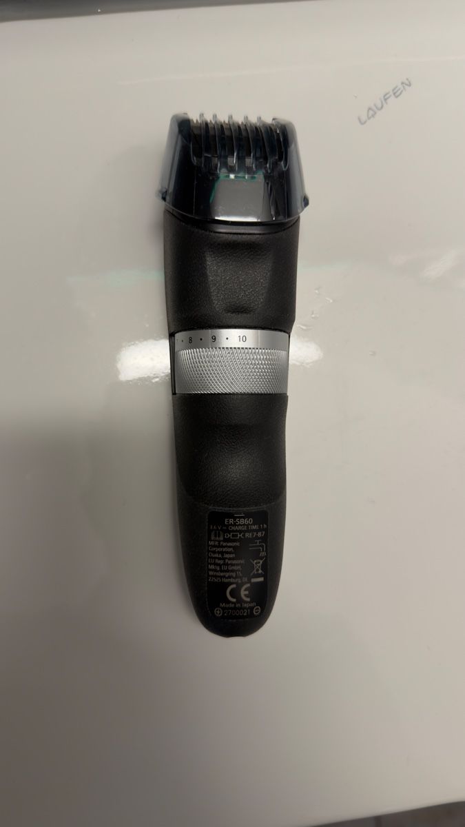 Panasonic Coupe: Panasonic Bartschneider silber grau mit Ladestation – D'occasion à Buchs ZH par don_angelo88 1