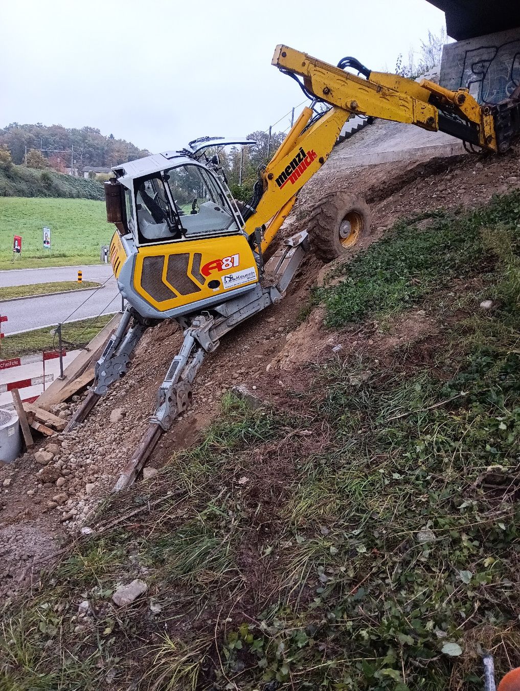 Menzi Muck Escavatori: Menzi Muck A81 – Usato da Sarmenstorf venduto da Beckhans01
