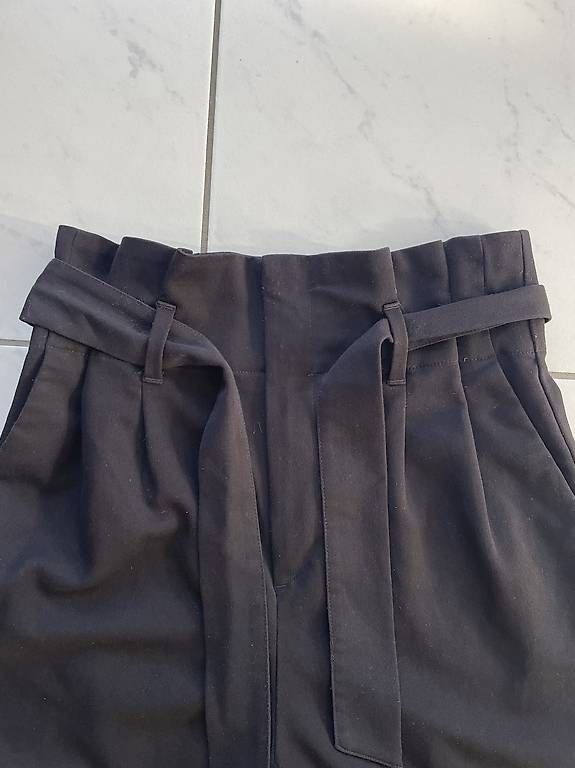 Pantalons: Paper Bag Stoffhosen S – D'occasion à Itingen par alexasoldie
