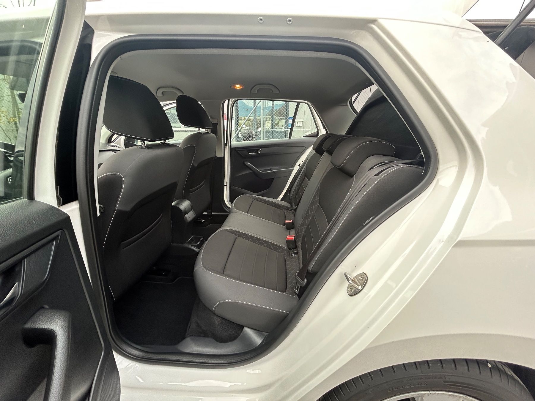 Skoda Automobili: Skoda Fabia 1.0 TSI DSG – Usato da Sargans venduto da automobilen 8