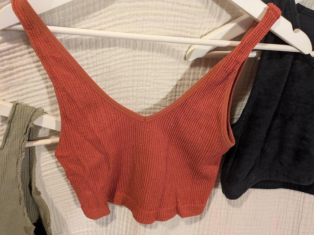Tops: 4 bauchfreie Tops – D'occasion à Schwyz par Magdalena86 3