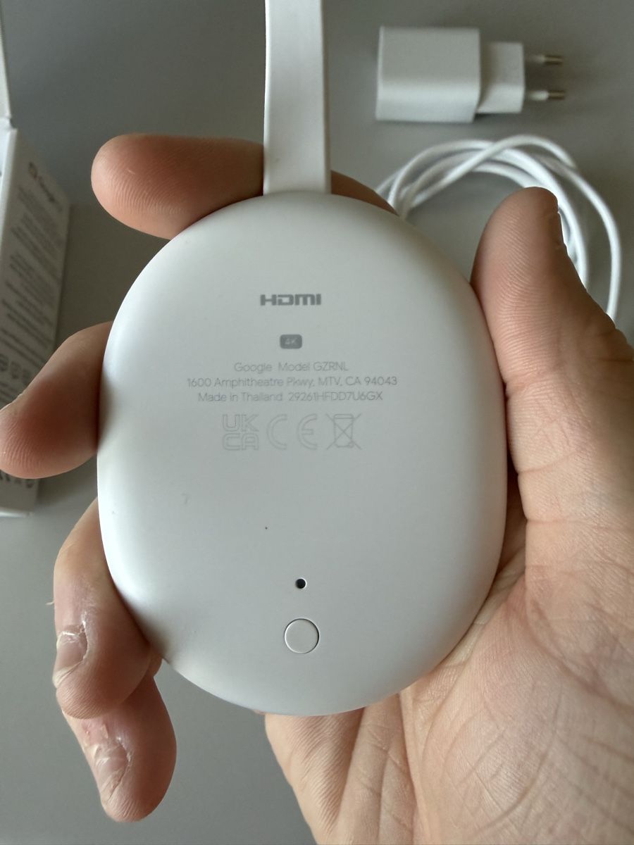 Google Lettore multimediale & Streamer: Google Chromecast with Google TV 4K weiss – Usato da Erlenbach ZH venduto da elmelon 2