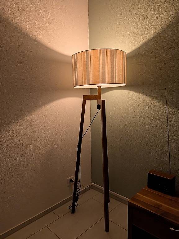 Lampade: Stehlampe "afrikanisch" – Usato da Würenlos venduto da MementoMori