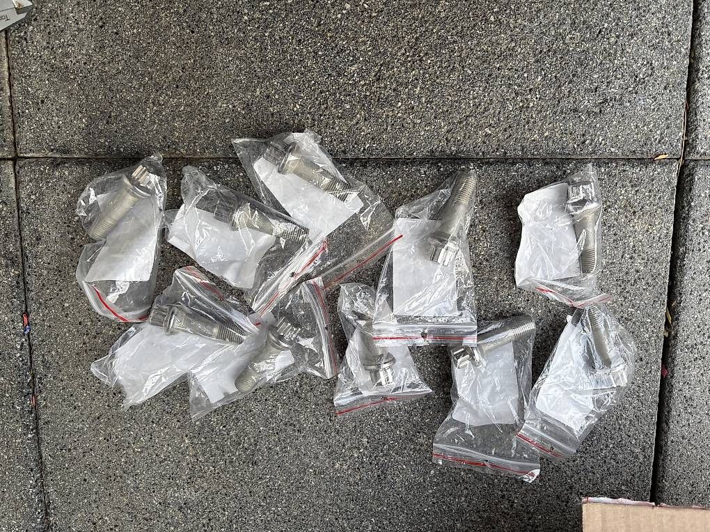 Tutti pezzi di ricambio auto: Radschrauben – Usato da mels venduto da dom_wj8y 3
