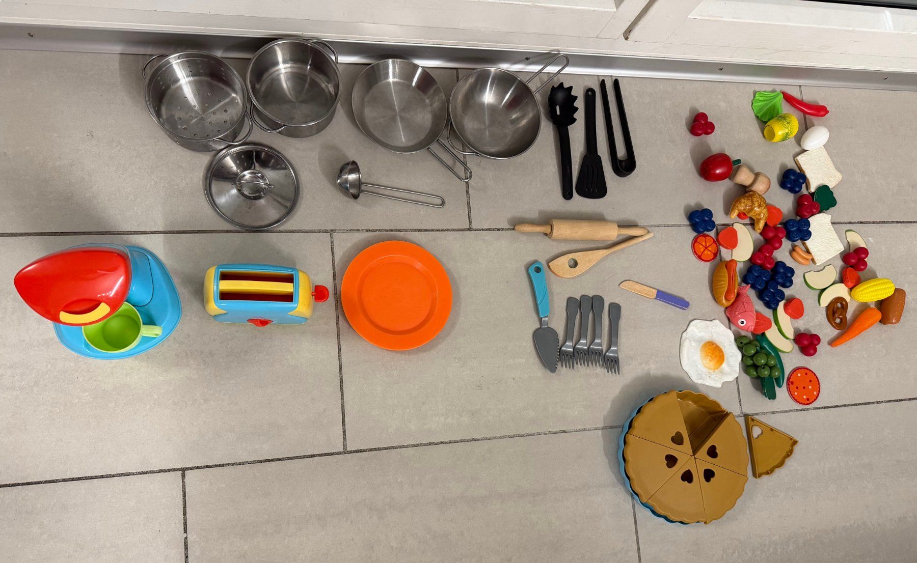 Ikea Giocattoli: IKEA DUKTIG Spielküche ab 1.- CHF – Usato da Zürich venduto da user137 2